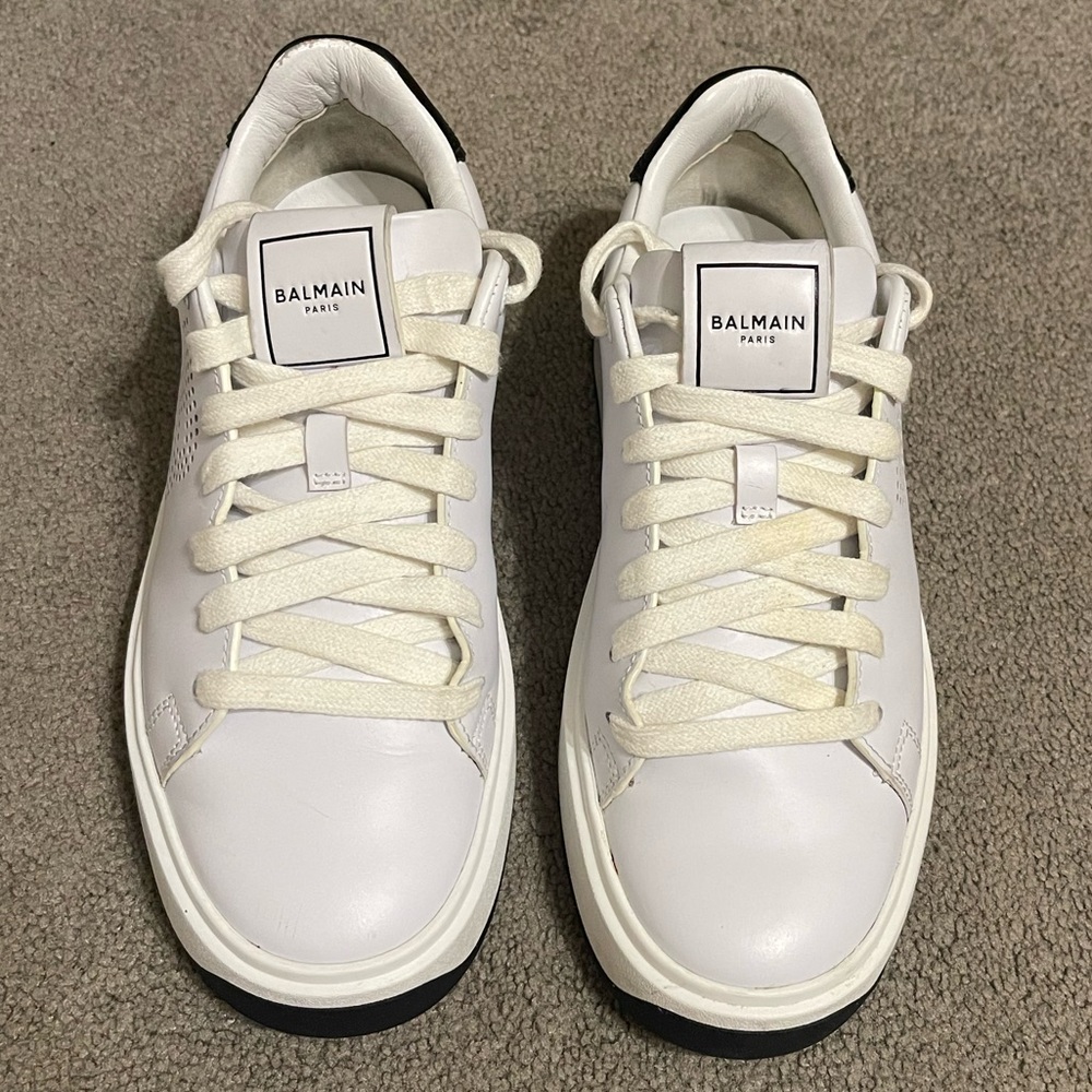 Balmain White Leather Low-Top Sneakers with Subtle Logo